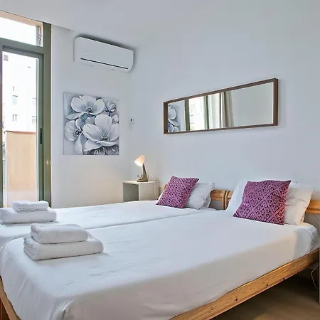 Beautiful Apartment In Las Ramblas Barcelona 6Pax Exterior photo