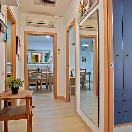 Beautiful Apartment In Las Ramblas Barcelona 6Pax Exterior photo