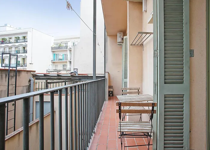 Beautiful Apartment In Las Ramblas Barcelona 6Pax