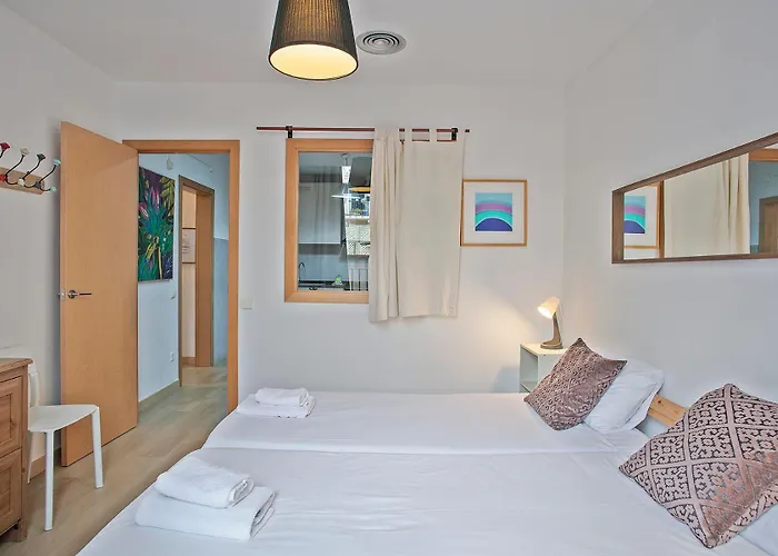 Beautiful Apartment In Las Ramblas Barcelona 6Pax